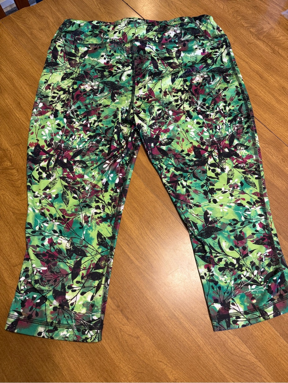 exertek Green & Purple Floral Capri Leggings